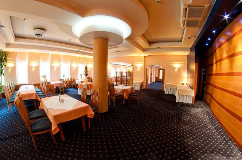 Hotel Naramowice Poznań Restaurant bilde